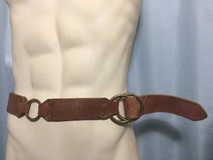 Vintage 1990s Y2K JUICY COUTURE Hippy DISTRESSED LEATHER BRASS RING Belt 30”-36” - Foto 1 di 8