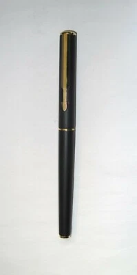 Bolígrafo Parker Arrow negro mate y dorado nuevo en caja hecho en Estados Unidos Foto 1 de 2