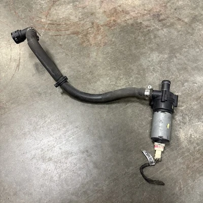 Bomba de água auxiliar M139 Maserati 03-12 Quattroporte Bosch - Imagem 1 de 4