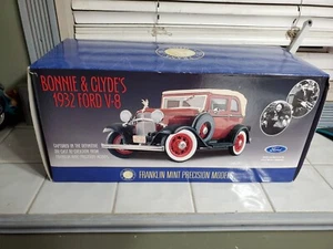 Franklin Mint Bonnie and Clyde's 1932 Ford V8 1:24 - Picture 1 of 13