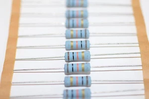50x MOX-Widerstand v. KOA Typ RSF2B, 10 kOhm, 2 W, Metal Oxid Film Resistor, NOS - Picture 1 of 3