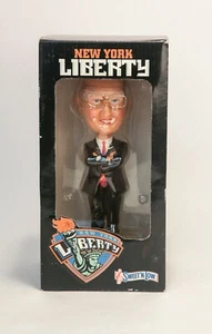WNBA NY Liberty Basketball Wackelkopf Trainer Richie Adubato Neu im Karton! - Bild 1 von 2