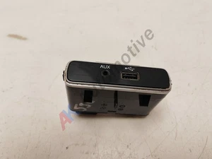 Fiat 500 Facelift 2016-On Aux USB Input Port Socket 735628336 - Picture 1 of 6