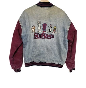 Chaqueta de bombardero universitaria de colección años 90 Six Flags Looney Tunes mediana envejecida de mezclilla rara - Imagen 1 de 19
