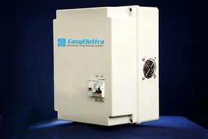 REGOLATORE-STABILIZZATORE DI TENSIONE PER INVERTER FOTOVOLTAICO 7 KVA MONOFASE - Foto 1 di 2