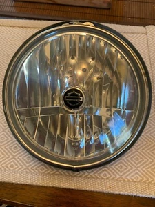 Conjunto de faros OEM Harley Davidson 68390-05 sin bombilla - Imagen 1 de 3