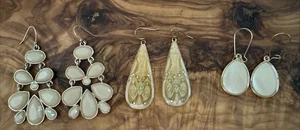 Lot Of 3 Pairs Gold Tone & Beige Chandelier Hook Dangle Drop Earrings - Picture 1 of 4