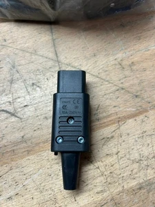 SCHURTER Inc. 4782.0000PWR ENT PLUG IEC320-C13 STR SCRW-NUEVO - Imagen 1 de 4