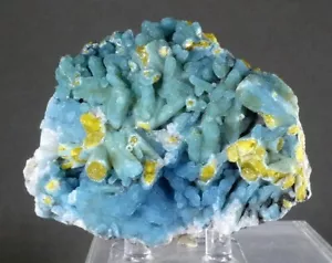PLUMBOGUMMITE ON PYROMORPHITE - Yangshuo Mine, Guilin, China - Picture 1 of 5