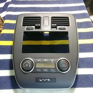 Nissan Leaf 2017 bisel de tablero con control de calefacción - Imagen 1 de 3