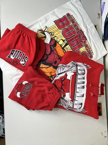 Vintage Chicago Bulls Merch Apparel  Bundle Hoodie Sweats Kids Pillow Case B5 Cover