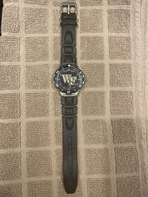 Reloj analógico de cuarzo Wake Forest Demon Decons para hombre Game Time Agent Series Foto 1 de 4