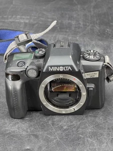 Minolta Maxxum 70 fotocamera reflex AF 35 mm pellicola solo corpo - Foto 1 di 9