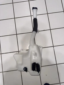 Washer Reservoir For 2009-2017 Chevrolet Traverse Buick Enclave GMC Acadia - Picture 1 of 3