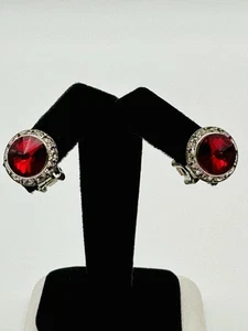 VTG Ruby Red Swarovski Crystal Silver Tone Round Clip On Earrings USA - Picture 1 of 4