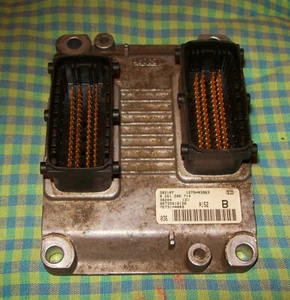 Centralina motore Alfa Romeo 147 1.6 16V centralina ECU 0261206714 - Foto 1 di 1