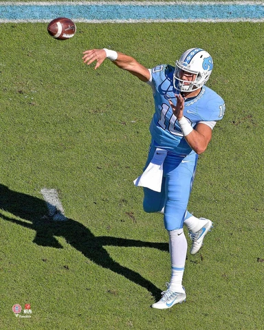 Mitchell Trubisky North Carolina Tar Heels Unsigned Throwing Photograph Cover