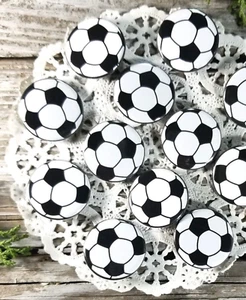 10 Fußball Pins 1 1/4" PINBACK Buttons Abzeichen Team Party Favor USA NEU - Bild 1 von 5