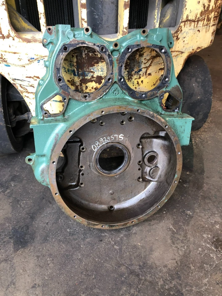 Carcasa volante motor Detroit Diesel 4-53 8924577 GM 453 carcasa campana SAE 4  Foto 1 de 4