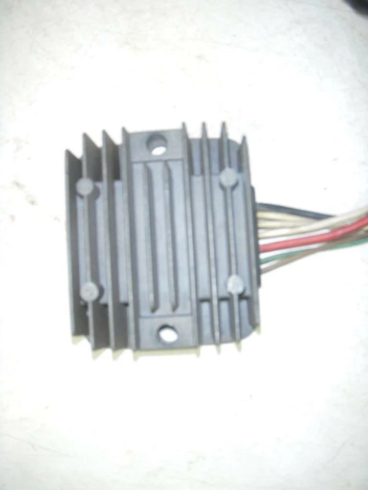 XJ700X MAXIM X 700 YAMAHA 1985 regulador de voltaje rectificador 12r-a0 usado 5521-15 Foto 1 de 1