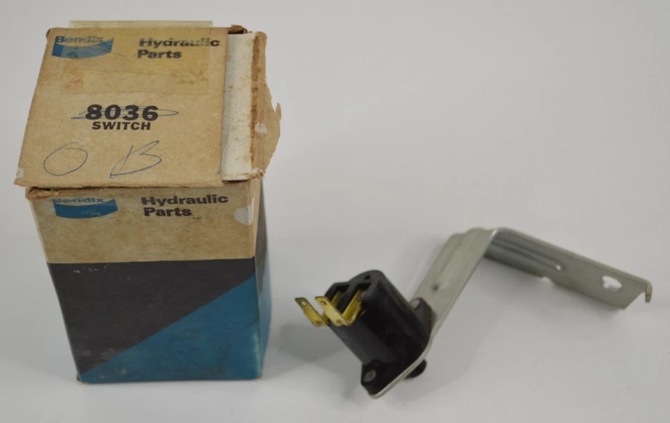 1961 1962 年 Oldsmobile 动力制动灯开关 1993571 动态超级 88 Starfire — 第 1/4 张图片