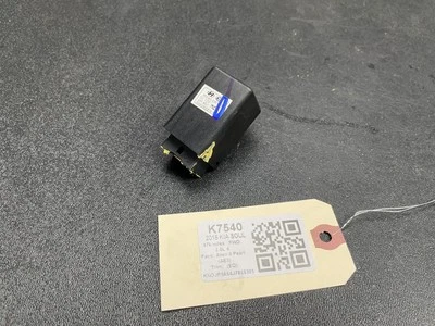 Stop Brake Signal Relay 2018 Kia Soul 95240-2W100 2014 2015 2016 2017 2019 - Image 1 of 4