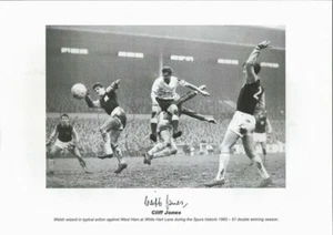 Cliff Jones signed - Tottenham's 1960-61 Double Win Season - Black & White Photo - Picture 1 of 3