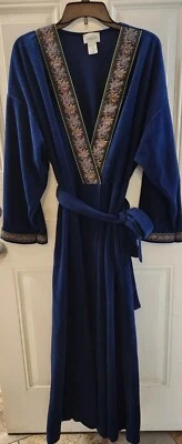 Bata de colección Vanity Fair azul con cinturón polar envolvente con bolsillos para las manos - grande Foto 1 de 4