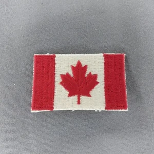 Kanada Flagge 1,5"" x 2,5"" schwer genäht Aufnähen Patch - Bild 1 von 2