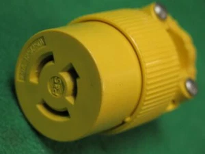 CUERPO CONECTOR RECEPTÁCULO PASS SEYMORE TURNLOCK 20A 125/250V AMARILLO - Imagen 1 de 1