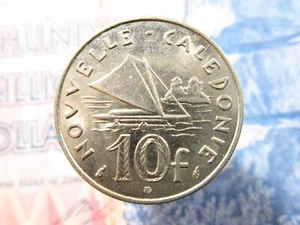New Caledonia 10 Francs 1991 World Money Coin bh7k - Picture 1 of 2