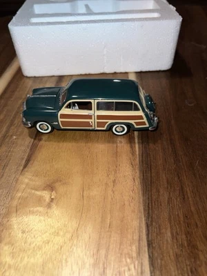 FORD WOODY STATION WAGON 1950 FRANKLIN MINT 1/43 DIECAST - Image 1 of 4