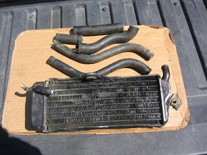 1988 & 1989 HONDA CR250 OEM LEFT SIDE RADIATOR & HOSES NO LEAKS 19015-KS7-830 - Picture 1 of 14