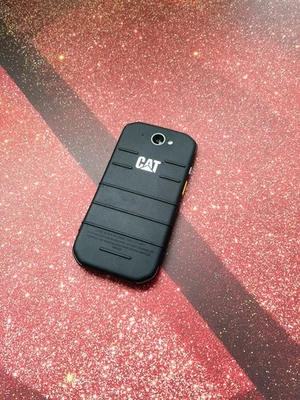 90%Ne w CAT S48C (32GB/64GB randomly shipped）- Black  (unlocked) Andidid version - Image 1 of 4