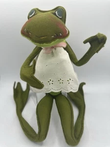 Vtg Annalee 18" Girl Frog 1979 White eyelet Green Felt Poseable - Picture 1 of 13