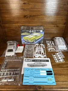 Revell 1971 Oldsmobile 442 W-30 Olds Maßstab 1:25 Modellauto Bausatz 14511 angefangen - Bild 1 von 6