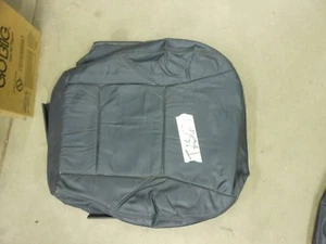 2001 2006 Sebring Stratus CONVERTIBLE FRONT RIGHT SEAT CUSHION BOTTOM COVER 05 - Bild 1 von 2