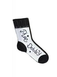 Free Dobby Sock Metall Emaille Pin - Neu Harry Potter Pin - Kammer des Schreckens - Bild 1 von 4