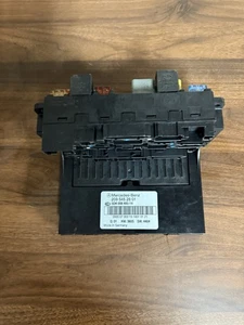 01-09 Mercedes C230 C280 Front Fuse SAM Relay Box Control Module 209 545 28 01 - Picture 1 of 8