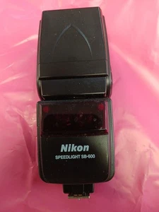 Nikon Speedlight SB-600 flash attacco a slitta con custodia non testato buone condizioni  - Foto 1 di 5