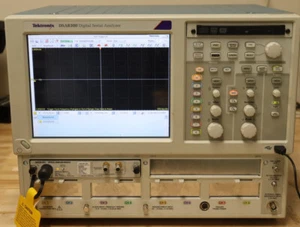 Tektronix DSA8300 Sampling Scope Mainframe w/80C08-CR1 Optical Module READ AS IS - Picture 1 of 10