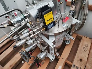 Leybold COOLPOWER 130 Cryocooler Vacuum Pump Turbomolecular - Picture 1 of 18