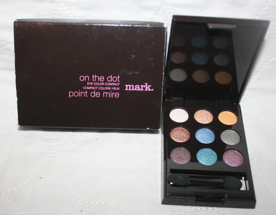 Avon Mark On The Dot Eyeshadow Compact-Discontinued LAST ONE - Image 1 of 1
