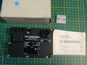1x SCHMERSAL Safety Interlock Switch AZM 161SK-12/12RKED-024 101187804 - Picture 1 of 3