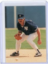 Don Mattingly 1990 Colla Collection #11 Crouch at First NY Yankees in Top Loader