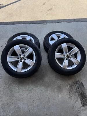 CERCHI IN LEGA DA 16 PER VOLKSWAGEN T ROC INCLUSO PNEUMATICI INVERNALI - Imagen 1 de 4