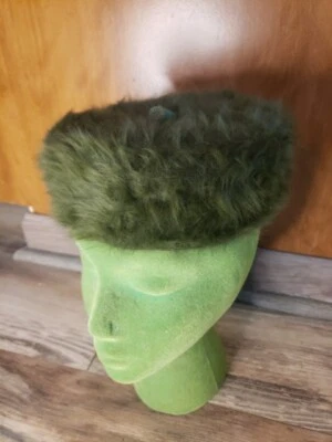 Vintage 1950s/1960s Green Pillbox Hat Faux Fur Beanie Hat - Image 1 of 4