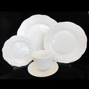 VISTA ALEGRE MANUELINE WHITE 5 Piece Place Setting NEW NEVER USED made Portugal - Picture 1 of 6