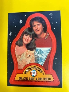 60141 1978 Topps Mork and Mindy Sticker #18 Galactic Goof and Girlfriend - Bild 1 von 3