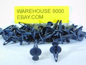 25 Exterior Body Push Type Retainers Auveco 13996 GM : 20590899 ; 20452072 - Imagen 1 de 1